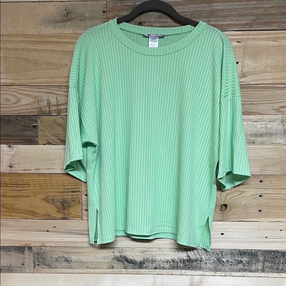 La Lavon size Large Ribbed Boxy Slinky Short-Sleeve Top - Vibrant Green